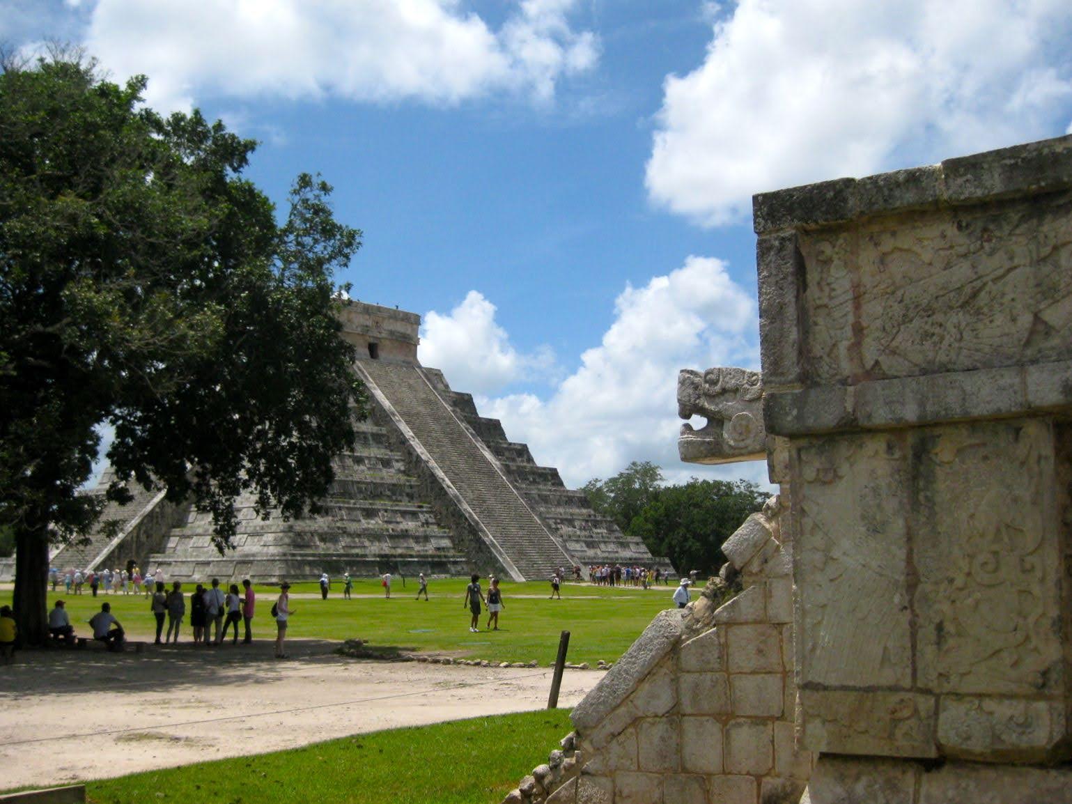 Temple of the Warriors at Chichén Itzá