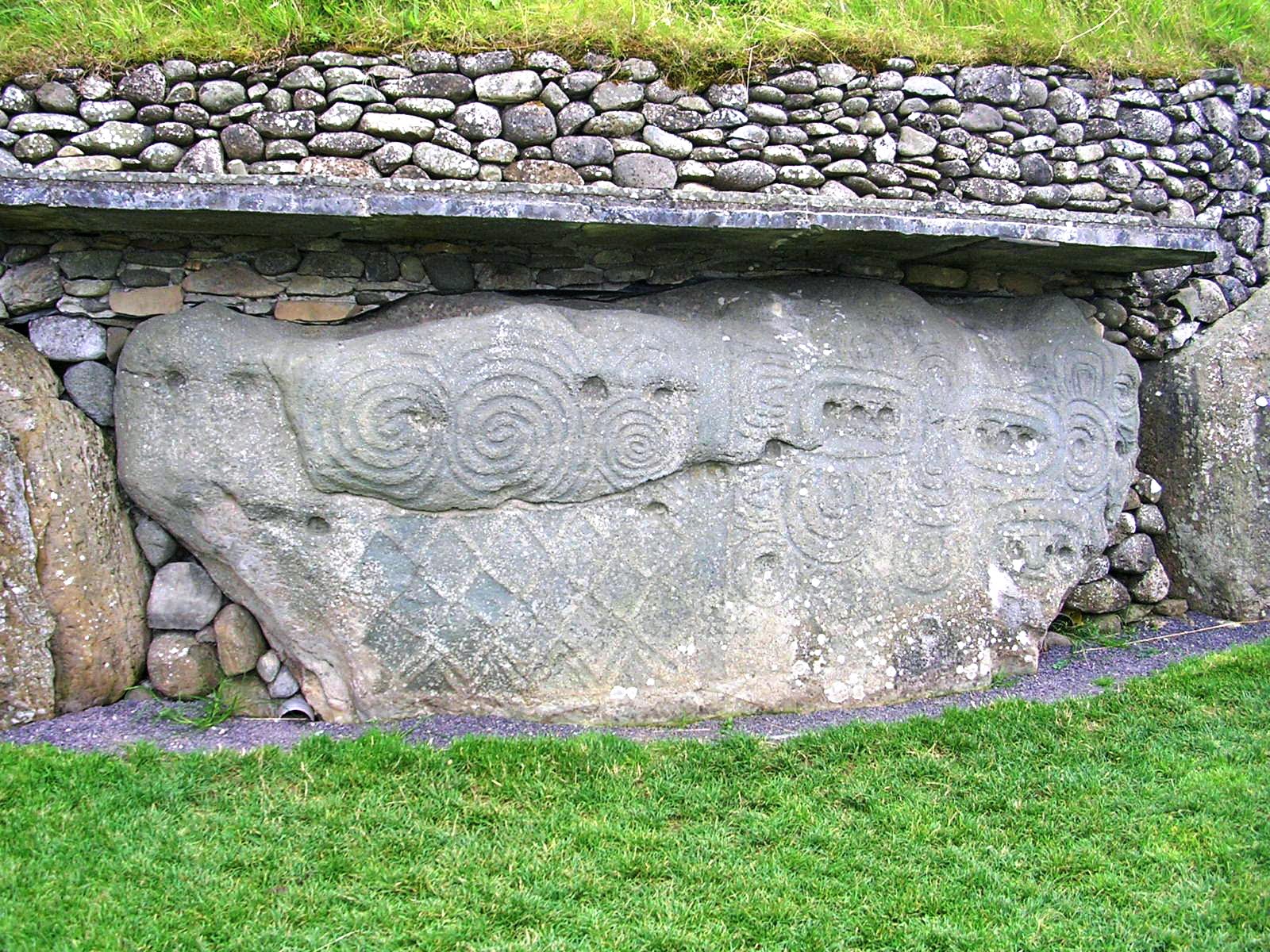 Newgrange entrance stone and mound